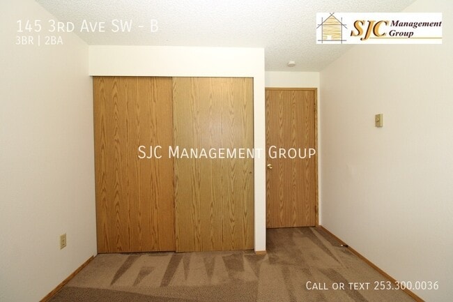 Building Photo - 145 3rd Ave SW