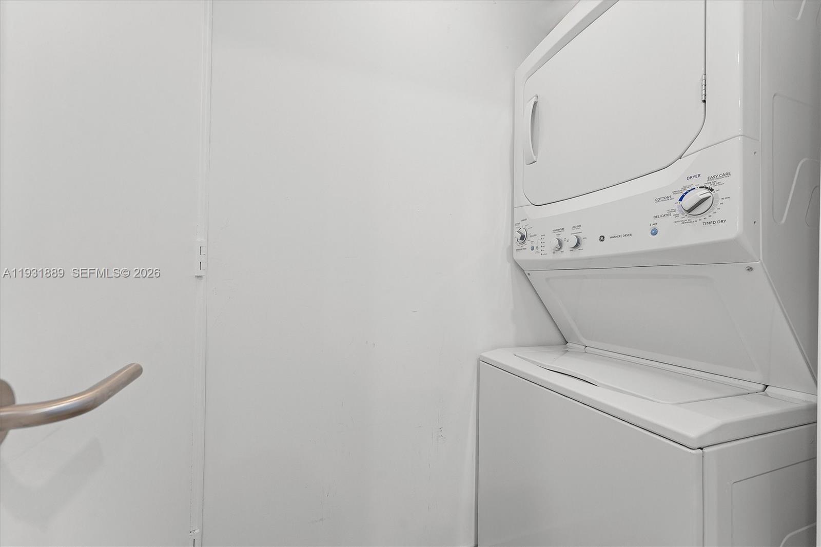 Building Photo - 1100 S Miami Ave