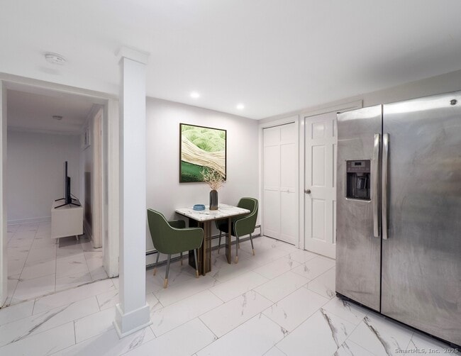 Building Photo - 74 Lakeview Ave