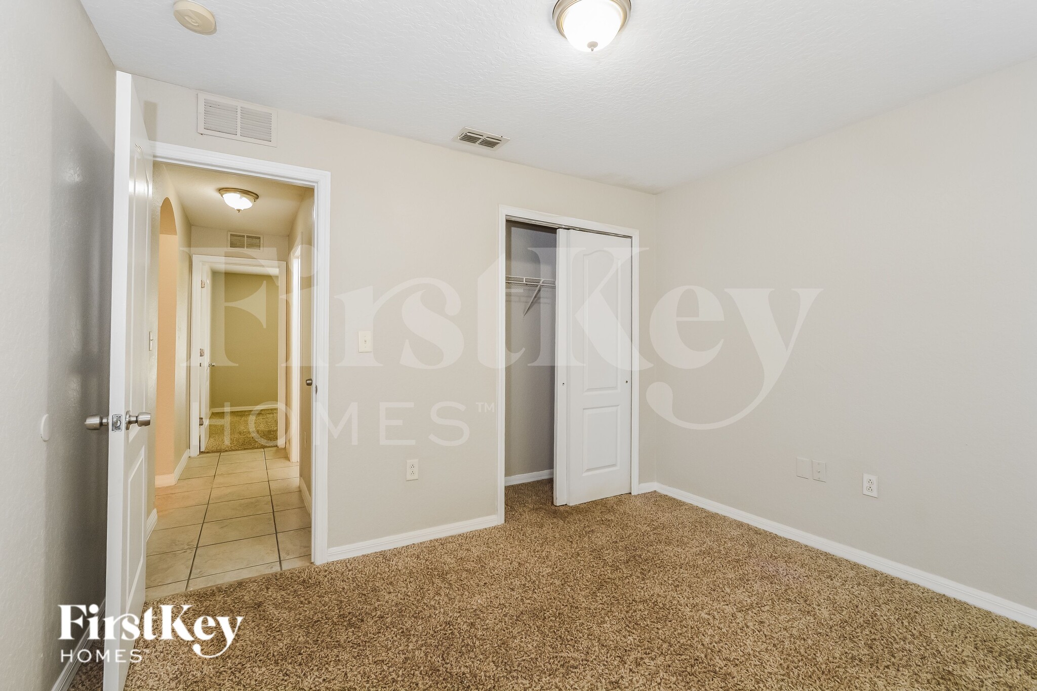 Building Photo - 2657 Bentley Dr