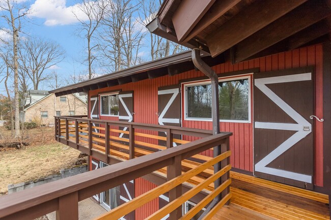 Building Photo - Mid-Century Lodge Home in Frederick with 6...