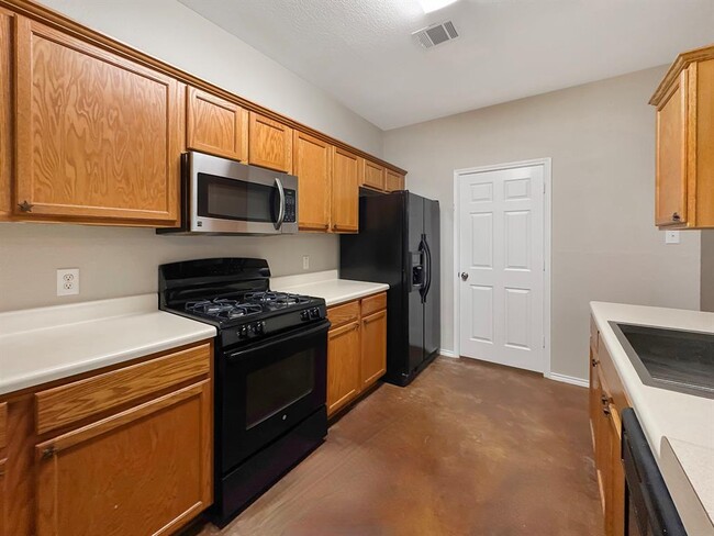 Building Photo - 1010 Whitley Dr