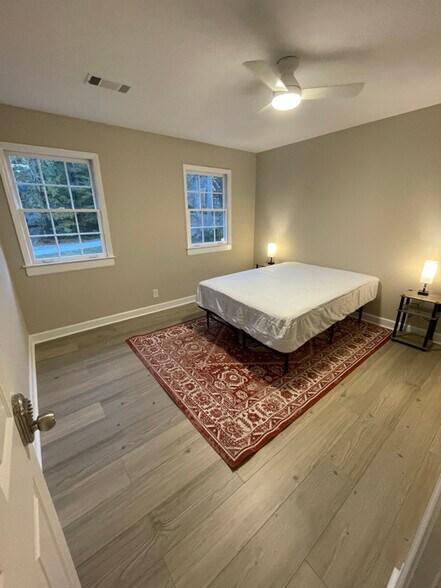 Building Photo - 5179 Beech Forest Dr SW