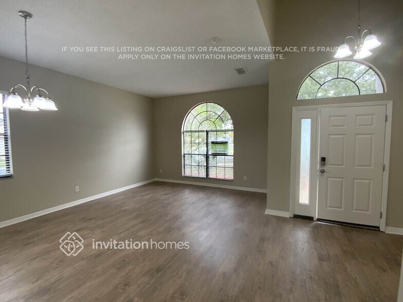 Building Photo - 2700 Port Ct