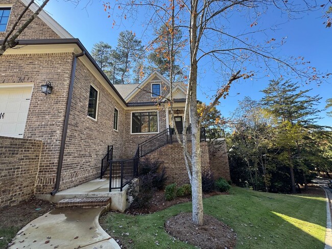 Building Photo - Grandeur Brick 4/3.5 with Bonus Room in The Oaks at Collinwood- $3,295