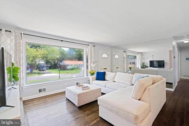 Building Photo - 3908 Melvern Pl