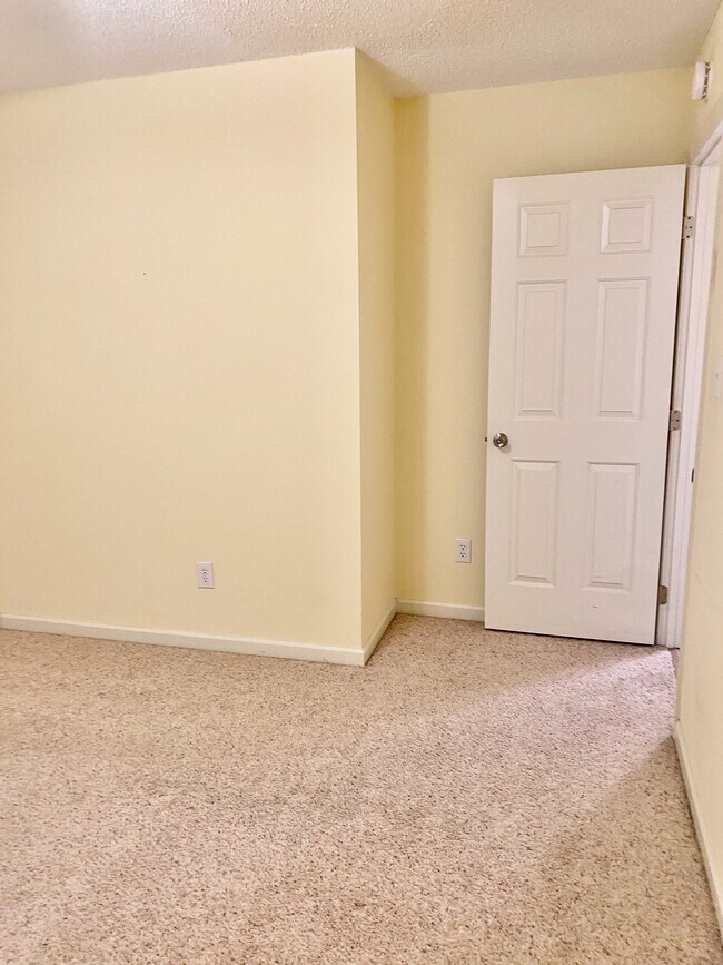 Bedroom 3 - 137 Skipwyth Cir