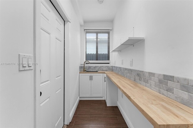 Building Photo - 5790 SW 5th St