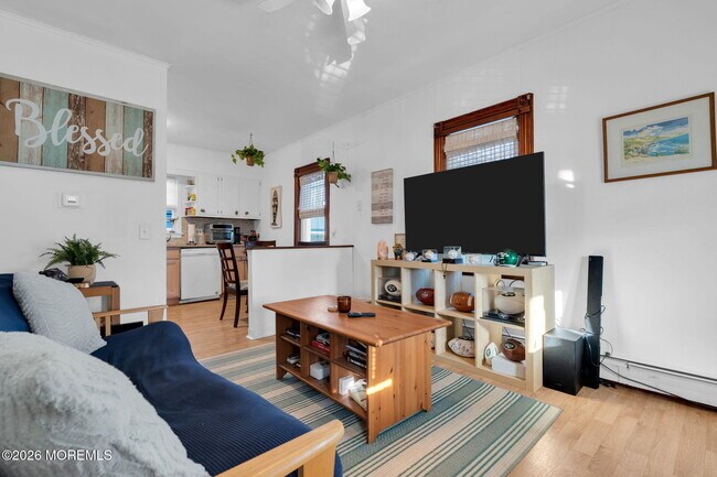 Building Photo - 903 C St