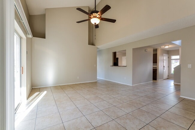 Building Photo - 490 Chicago Woods Cir