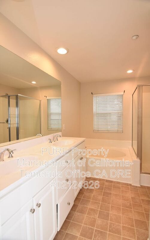 Building Photo - 33730 Willowhaven