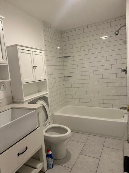 Building Photo - 15 Barrett St