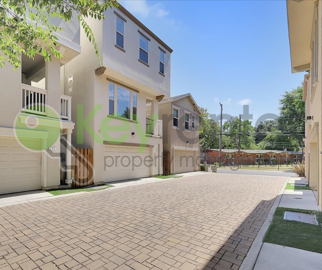 Building Photo - 487 McClatchy Way