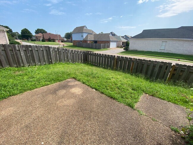 Building Photo - 9112 Cinderhill Cove W