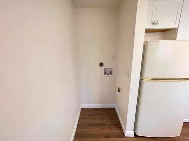 Building Photo - Like New Inside! Remodeled 3bd/2ba House In Desirable Allied Gardens Neighborhood