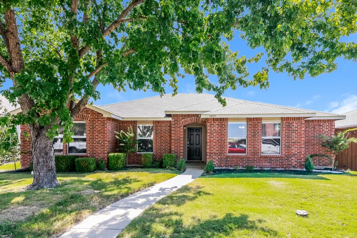 Primary Photo - 1429 Hickory Creek Ln