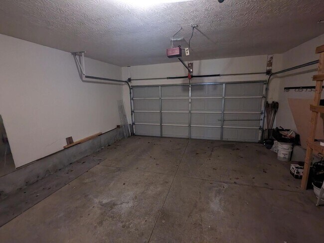 Building Photo - 2349 Lonan Ct