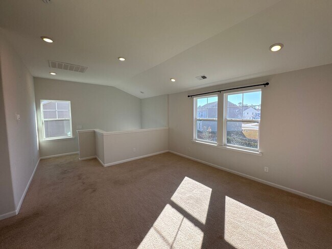 Building Photo - 3 Bed 2.5 Bath Home - Pooler GA