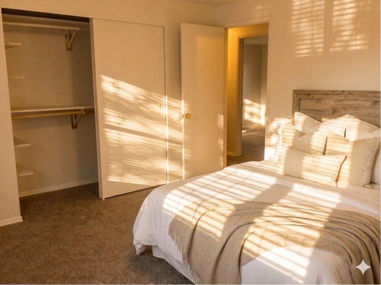 Building Photo - 2431 Poplar St SE