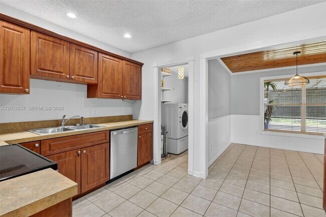 Building Photo - 2240 NE Rustic Way