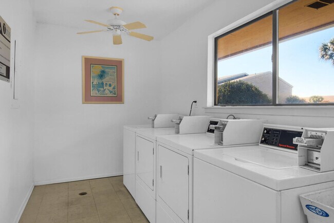 Building Photo - 3795 Scenic Hwy 98