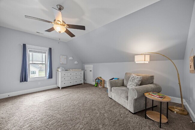 Building Photo - Spacious 3-Bedroom Home with Bonus Room & ...