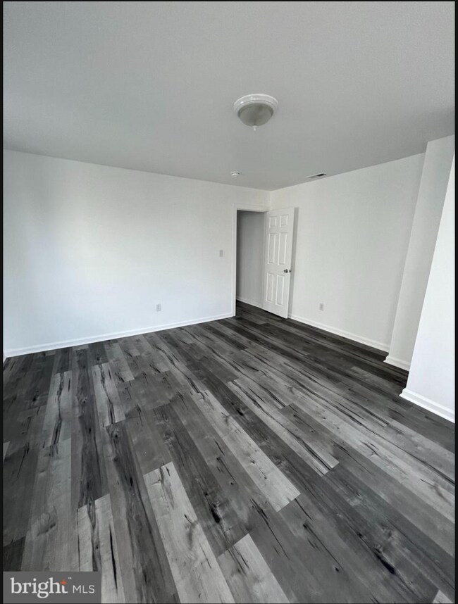 Building Photo - 206 S 53rd St