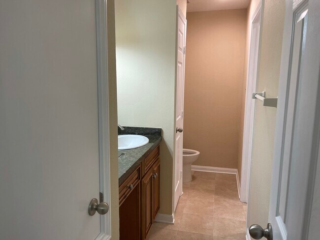 Building Photo - 5550 N Braeswood Blvd