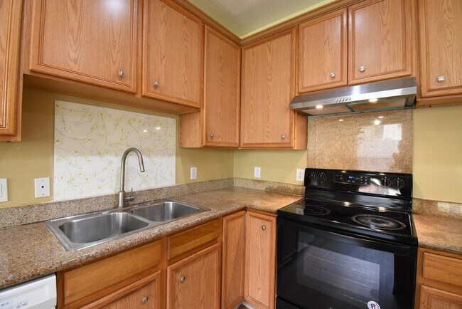 Building Photo - 13102 N Bellaire Estates Dr