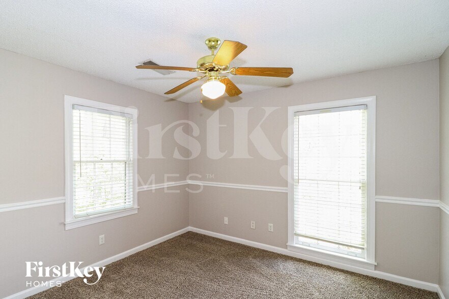 Building Photo - 7780 Hawkcrest Dr