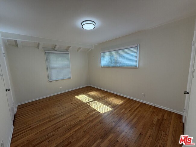 Building Photo - 4850 Excelente Dr