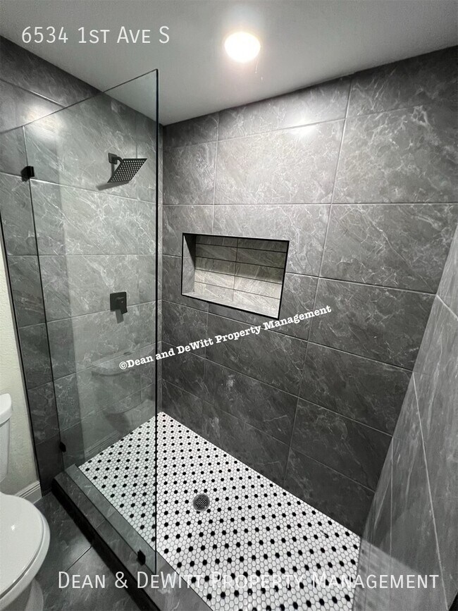 Building Photo - 6534 1st Ave S