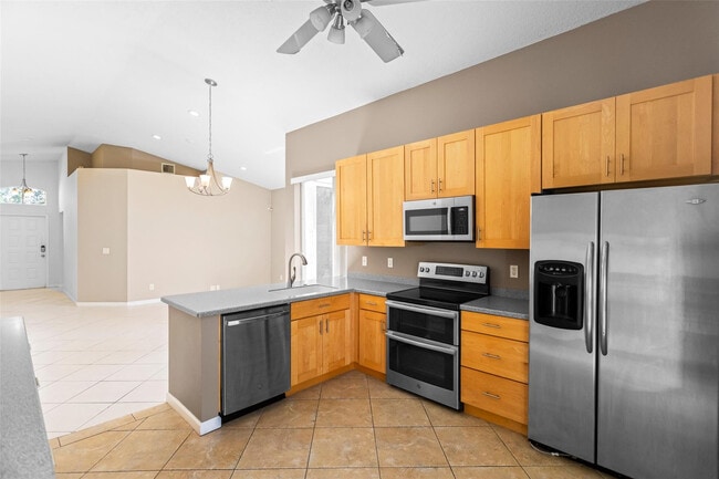 Building Photo - 15250 SW 49th Ct