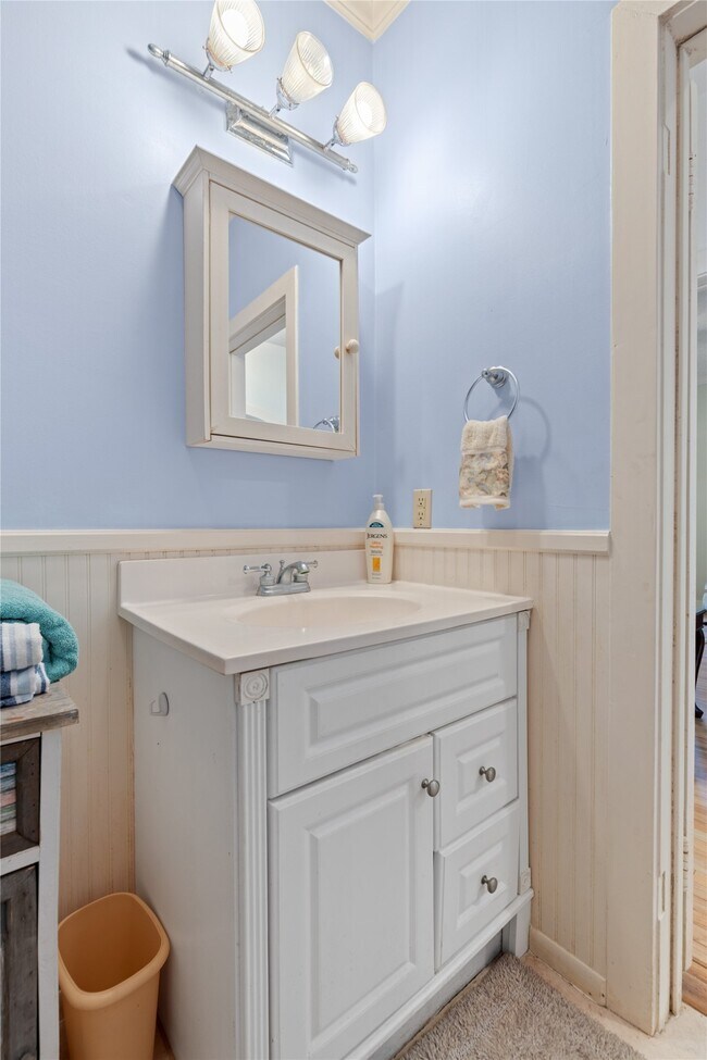 Building Photo - 18218 Buck Rd