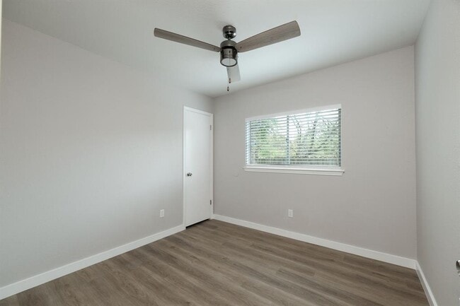 Building Photo - 1301 Black Cherry Dr