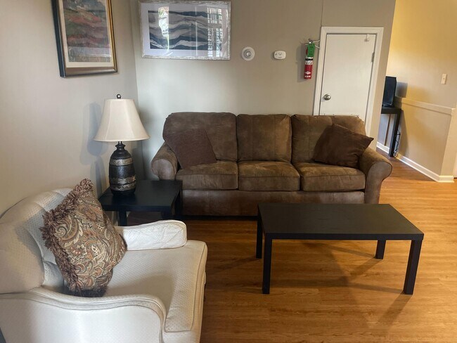 Building Photo - 105 N Garth Ave