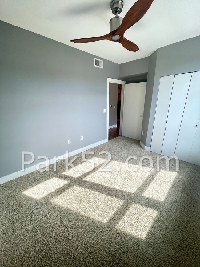Building Photo - One Bedroom Condo in Downtown Tacoma