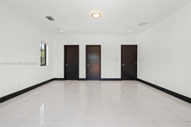 Building Photo - 519 Alhambra Cir