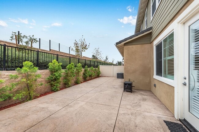 Building Photo - Village at Los Carneros 5 bdrm / 3 bth Home w/ 2-Car Garage and AC!