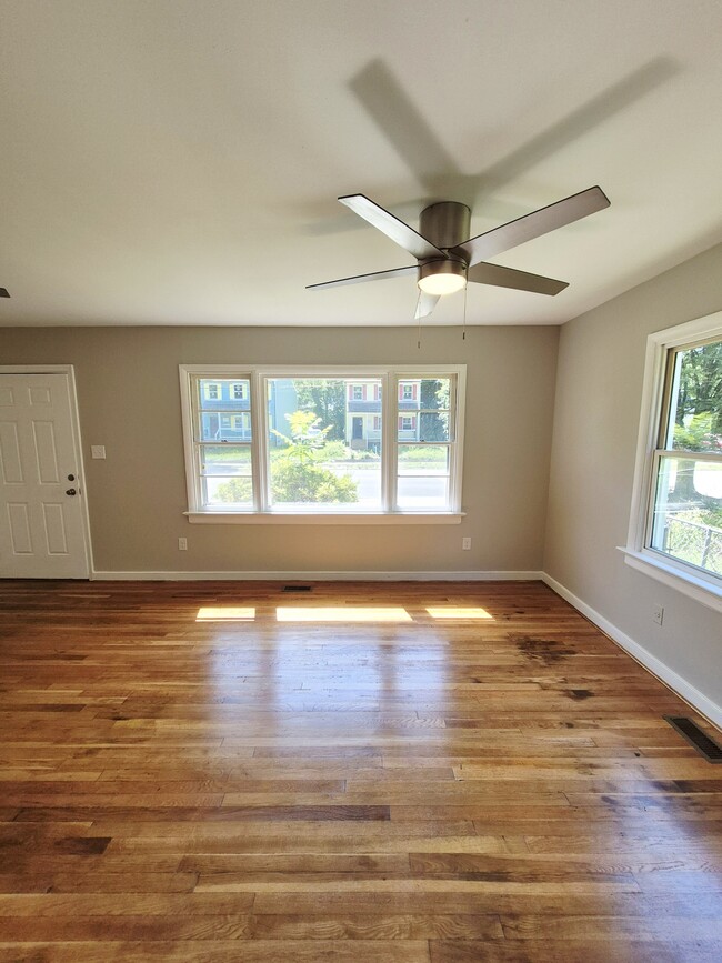Building Photo - 1510 Mechanicsville Tpke