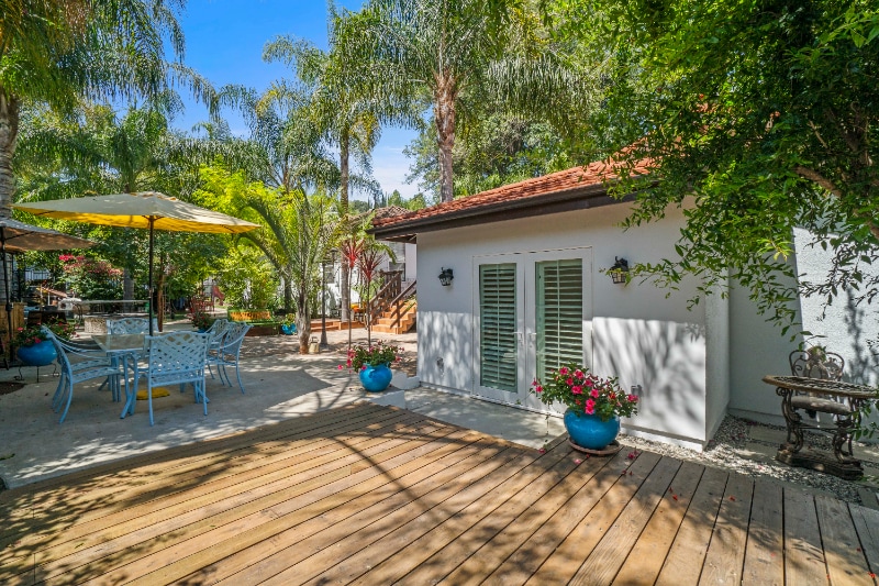 Building Photo - 4230 Van Nuys Blvd