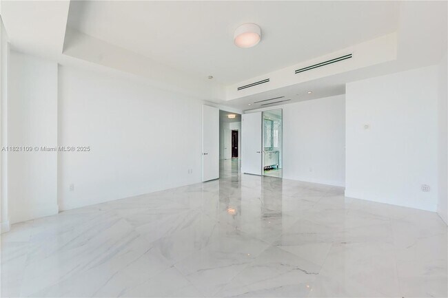 Building Photo - 9349 Collins Ave
