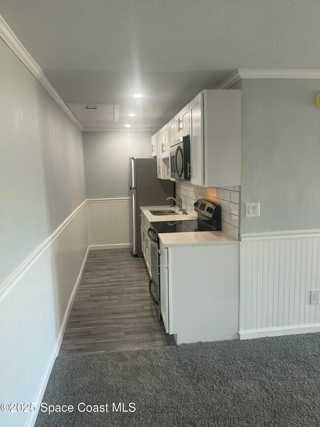 Building Photo - 1750 Bottlebrush Dr