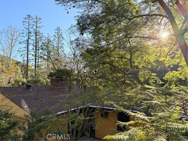 Building Photo - 2500 Benedict Canyon Drive