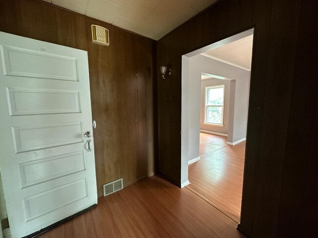 Building Photo - 213 Fletcher Ave