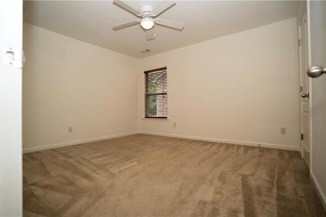 Building Photo - 2412 Harpers Way