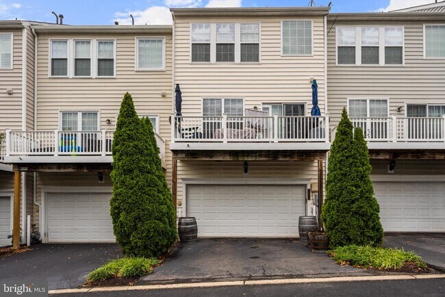 Building Photo - 14919 Potomac Branch Dr