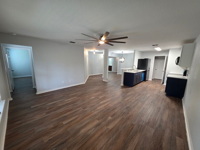 Building Photo - 6519 Luckey Square