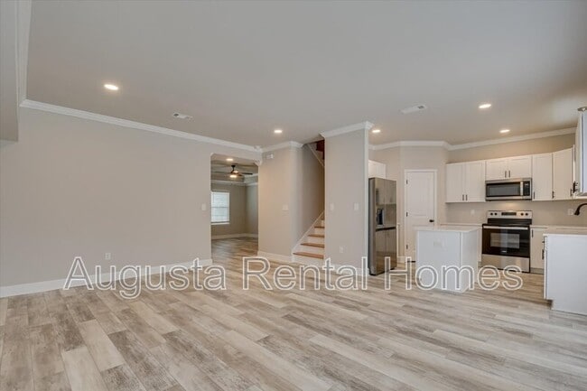 Building Photo - 1220 Jessie Way