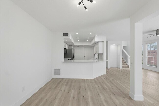Building Photo - 14510 Alejo Ct